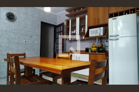 Casa à venda com 3 quartos, 280m² em Vila Curuçá, Santo André