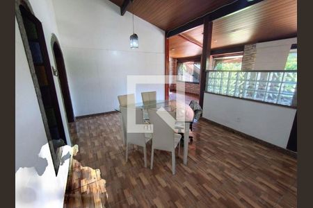 Casa à venda com 6 quartos, 290m² em Itaipu, Niterói