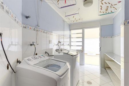 Casa de Condomínio à venda com 4 quartos, 278m² em Vila Elvira, São Paulo