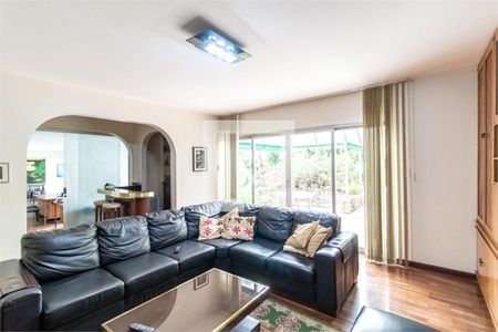 Casa à venda com 4 quartos, 447m² em Jardim Marajoara, São Paulo