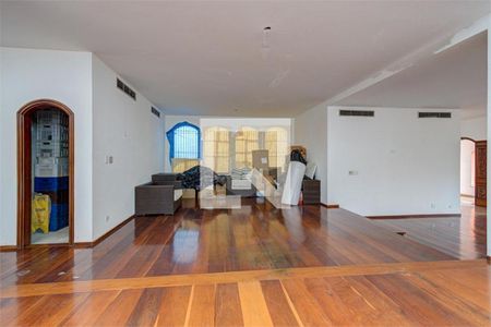 Casa à venda com 5 quartos, 930m² em Jardim Prudência, São Paulo