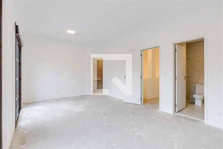 Casa à venda com 4 quartos, 291m² em Jardim Prudência, São Paulo