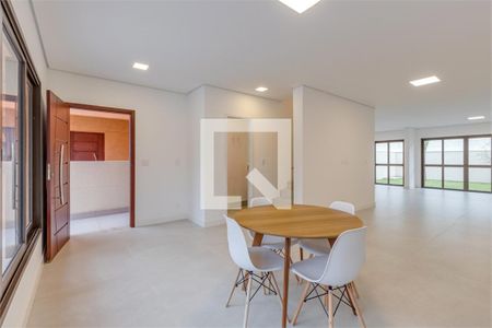Casa à venda com 4 quartos, 291m² em Jardim Prudência, São Paulo