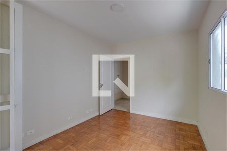 Casa à venda com 3 quartos, 226m² em Jardim Petropolis, São Paulo