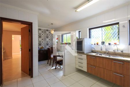 Casa à venda com 3 quartos, 256m² em Jardim Petropolis, São Paulo