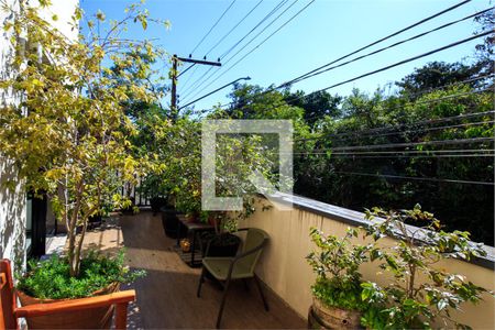 Casa à venda com 3 quartos, 256m² em Jardim Petropolis, São Paulo