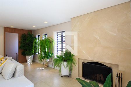 Casa à venda com 3 quartos, 256m² em Jardim Petropolis, São Paulo