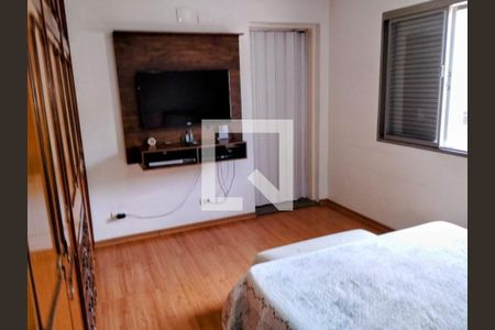 Casa à venda com 4 quartos, 180m² em Vila Paiva, São Paulo