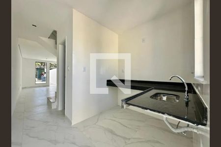 Casa à venda com 2 quartos, 110m² em São João Batista, Belo Horizonte