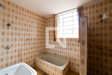 Banheiro Social de casa à venda com 8 quartos, 883m² em Santa Tereza, Belo Horizonte