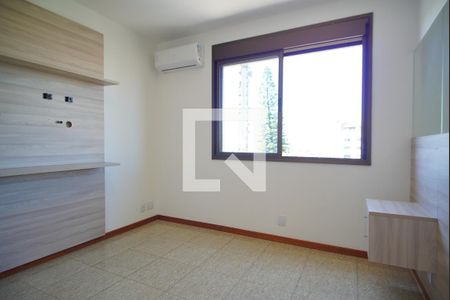 Suíte de apartamento à venda com 2 quartos, 90m² em Bela Vista, Porto Alegre