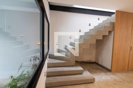 Escada de casa à venda com 3 quartos, 180m² em Campo Belo, São Paulo