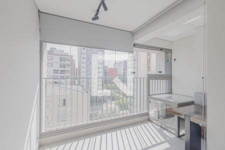 Varanda de kitnet/studio para alugar com 1 quarto, 30m² em Cerqueira César, São Paulo