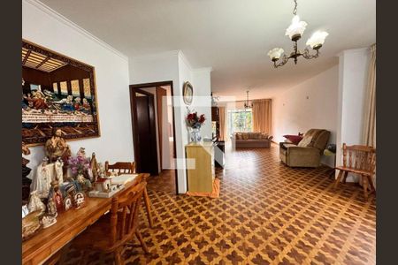 Casa à venda com 3 quartos, 242m² em Vila Gomes, São Paulo