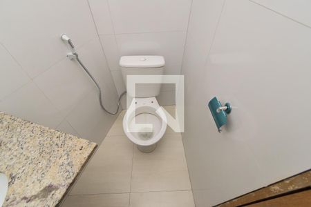 Banheiro de apartamento para alugar com 1 quarto, 35m² em Olaria, Rio de Janeiro