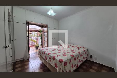 Suíte de casa à venda com 3 quartos, 300m² em Vila Scarpelli, Santo André