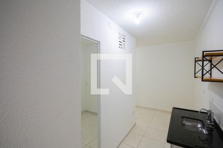 Sala/Cozinha de apartamento para alugar com 1 quarto, 25m² em Vila Gustavo, São Paulo