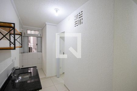 Sala/Cozinha de apartamento para alugar com 1 quarto, 25m² em Vila Gustavo, São Paulo
