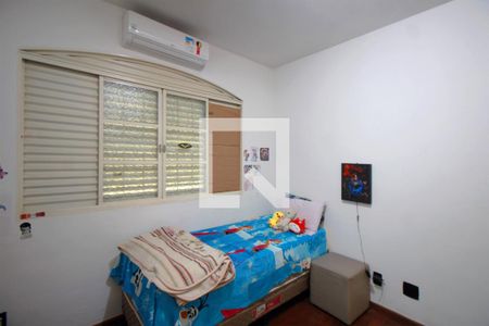 Quarto 2 de casa à venda com 4 quartos, 261m² em Maria Virgínia, Belo Horizonte