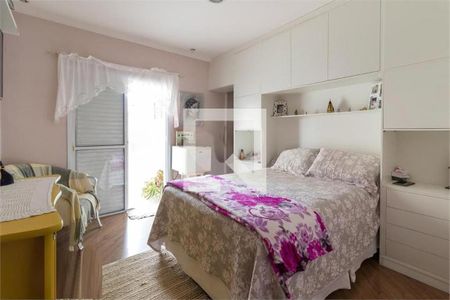 Casa à venda com 3 quartos, 400m² em Vila Claudia, São Paulo