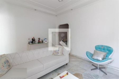 Casa à venda com 3 quartos, 400m² em Vila Claudia, São Paulo