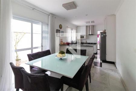 Casa à venda com 3 quartos, 400m² em Vila Claudia, São Paulo