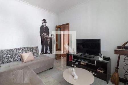 Casa à venda com 3 quartos, 400m² em Vila Claudia, São Paulo