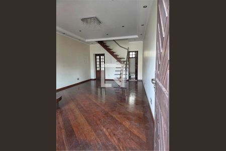 Casa à venda com 3 quartos, 300m² em Chácara Seis de Outubro, São Paulo