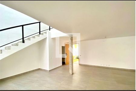 Casa à venda com 4 quartos, 330m² em Jardim Prudência, São Paulo