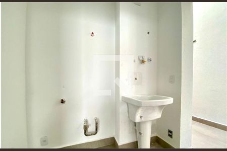 Casa à venda com 4 quartos, 330m² em Jardim Prudência, São Paulo