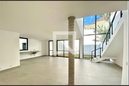 Casa à venda com 4 quartos, 330m² em Jardim Prudência, São Paulo