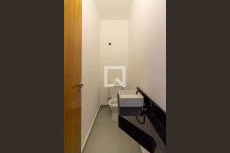 Lavabo de casa para alugar com 3 quartos, 140m² em Vila Marari, São Paulo