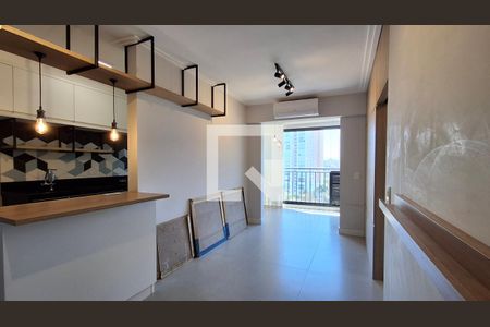 Sala de apartamento à venda com 2 quartos, 61m² em Taquaral, Campinas