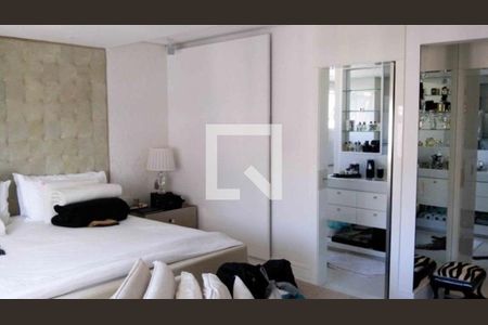 Apartamento à venda com 3 quartos, 244m² em Vila Suzana, São Paulo