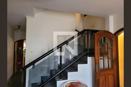 Casa à venda com 3 quartos, 220m² em Utinga, Santo André