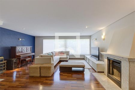 Casa à venda com 3 quartos, 230m² em Chácara Monte Alegre, São Paulo