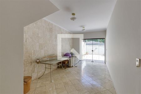 Casa à venda com 3 quartos, 230m² em Chácara Monte Alegre, São Paulo