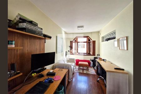 Casa à venda com 4 quartos, 226m² em Granja Julieta, São Paulo