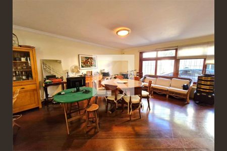 Casa à venda com 4 quartos, 226m² em Granja Julieta, São Paulo