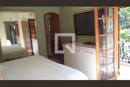 Casa à venda com 3 quartos, 253m² em Jardim Prudência, São Paulo