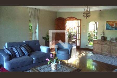 Casa à venda com 3 quartos, 253m² em Jardim Prudência, São Paulo