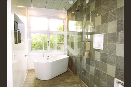 Casa à venda com 3 quartos, 270m² em Jardim Prudência, São Paulo