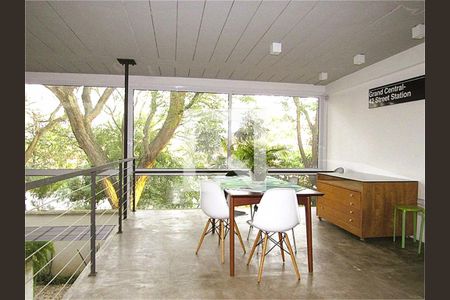 Casa à venda com 3 quartos, 270m² em Jardim Prudência, São Paulo