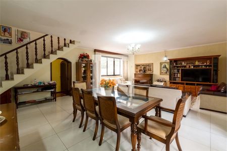 Casa à venda com 3 quartos, 270m² em Jardim Prudência, São Paulo