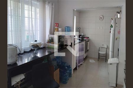 Casa à venda com 4 quartos, 212m² em Granja Julieta, São Paulo