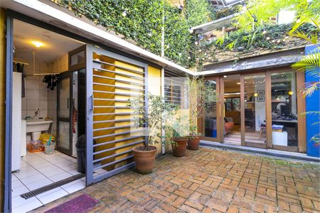 Casa à venda com 3 quartos, 110m² em Santo Amaro, São Paulo