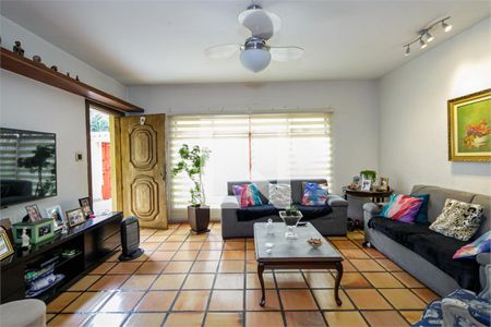 Casa à venda com 3 quartos, 202m² em Santo Amaro, São Paulo