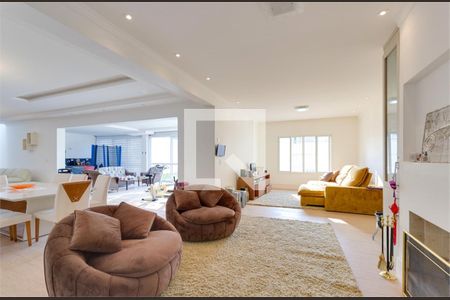 Casa à venda com 4 quartos, 380m² em Granja Julieta, São Paulo