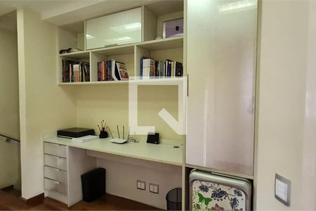 Casa à venda com 4 quartos, 300m² em Jardim Oriental, São Paulo