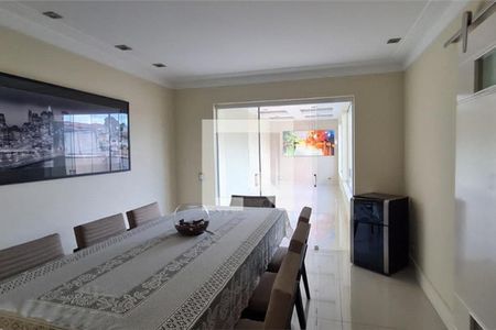 Casa à venda com 4 quartos, 300m² em Jardim Oriental, São Paulo
